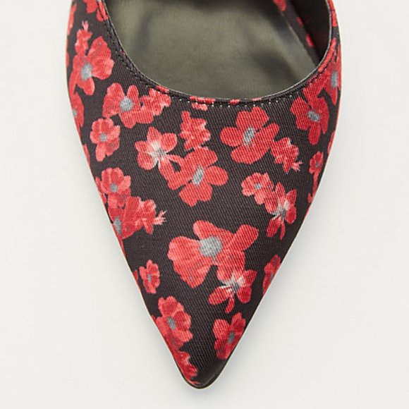 Floral Print Pointy Toe Criss-Cross Pump - Picture 3 of 9